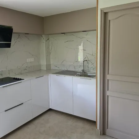 La Maison Thimadaise לינה וארוחת בוקר 4*
