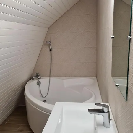 La Maison Thimadaise לינה וארוחת בוקר 4*