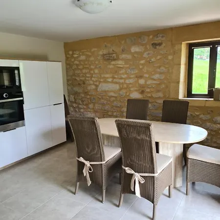 La Maison Thimadaise לינה וארוחת בוקר 4*