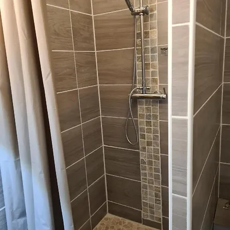 La Maison Thimadaise לינה וארוחת בוקר