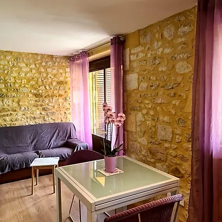ベッド・アンド・ブレックファスト La Maison Thimadaise 4*