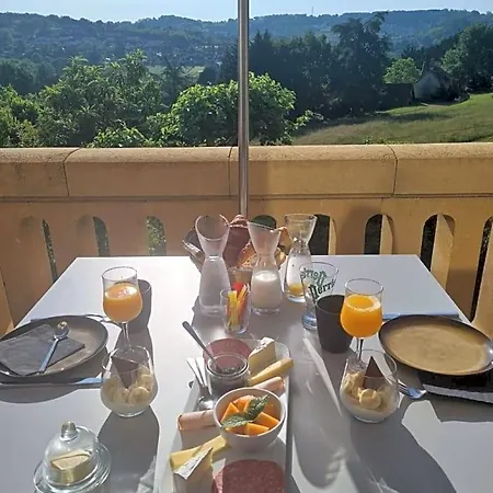 Couette-café La Maison Thimadaise 4*